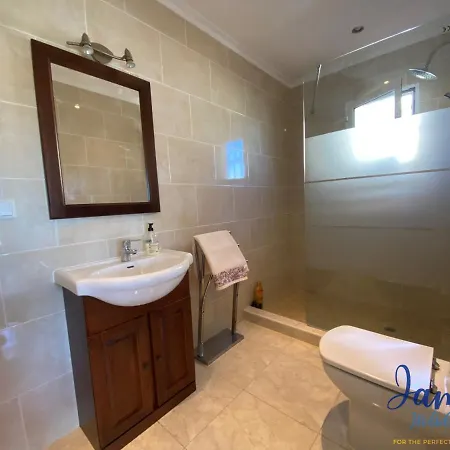 Superb 3 Bed Pool/beachside Punta Prima Pp22 טורבייחה