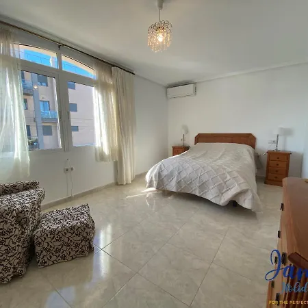 Superb 3 Bed Pool/beachside Punta Prima Pp22 וילה טורבייחה