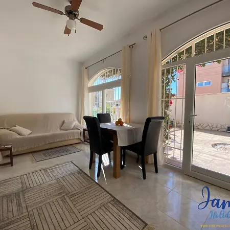 וילה Superb 3 Bed Pool/beachside Punta Prima Pp22 טורבייחה