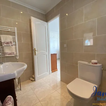וילה Superb 3 Bed Pool/beachside Punta Prima Pp22 טורבייחה